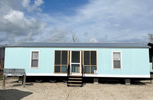 Steinhatchee Cottage | Legacy Duplex - boat & trailer parking, 1 mile to public ramp