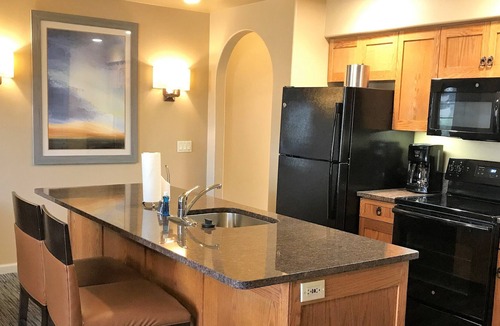 South Mountain Resort | Legacy Golf Resort: SPACIOUS FULL CONDO:Master Bdrm-13/4 Bath-Full Kitchen-Patio