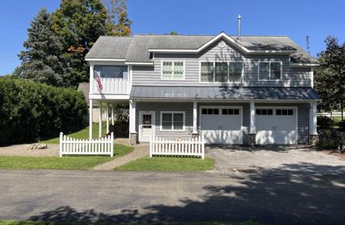 Findley Lake House | Legacy Lodge