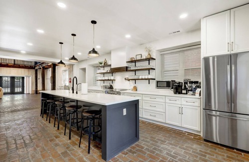 Witmer House | Legacy Manor-Sleeps 26-9 minutes to Sight&Sound,16 Minutes to Downtown Lancaster