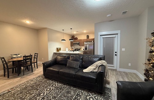 Grand Island Apartment | Legacy Retreat, your private 2-bdrm getaway in the modern area of Grand Island