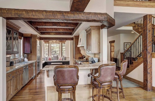 Vail Hotel | Legendary Lodging at the Ritz Carlton Residences Vail