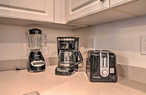 Red Hill House | Legends Golf & Resort Townhouse: Resort Amenities!