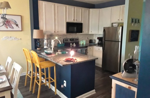 Red Hill Condo | Legends Golf Resort Condo minutes from the beach