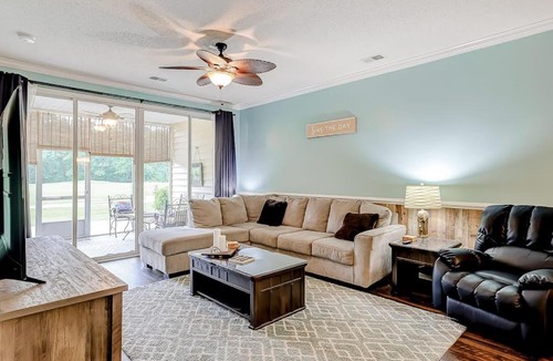 Red Hill Apartment | Legends Resort - Montrose Ln - C