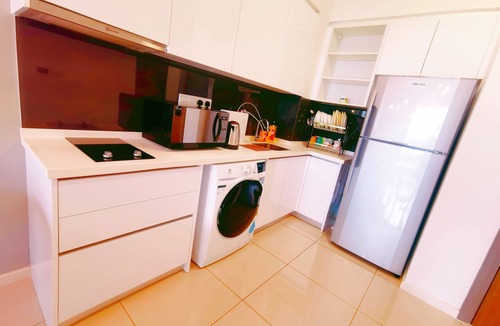 Medini Apartment | Legoland-Hapi Moon Light Families Space-2B2R-8pax Nice Pool Garden View @ Elysia