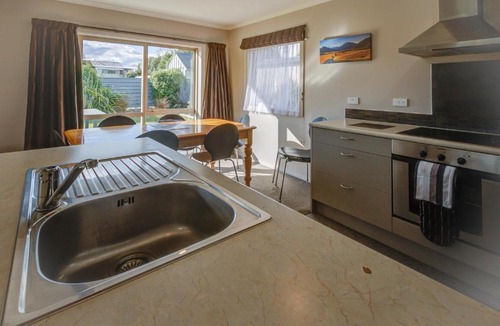 Manapouri House | Leigh Cottage Manapouri