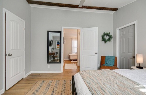 Franklin House | Leipers Fork Southern Retreat Live Music Shopping