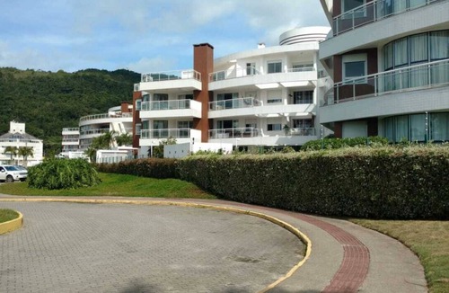 Ponta das Canas Apartment | Leisure and comfort at the waterfall, with many amenities for you and your family.