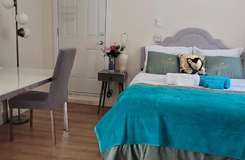 Richmond City Centre House | Leisure Time Holiday Guesthouse 悠闲时光民宿