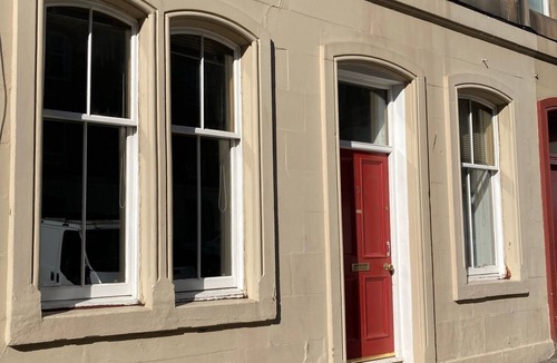 Leith Apartment | Leith Walk, Private Main Door, 3 Bedroom Lovely Victorian Apartment at Tram Stop