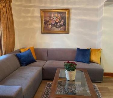 Robertson Apartment | Lekkalê