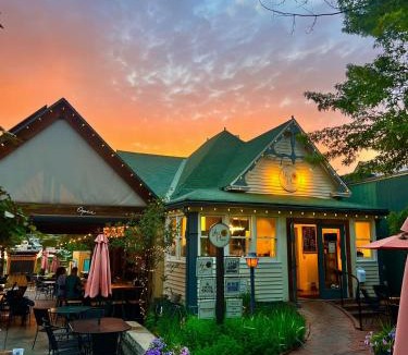 Historic Downtown Durango Hotel | Leland House Suites of Durango