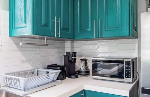 Dickenson Bay Apartment | LeLuxe Cedar Valley Suite Bn