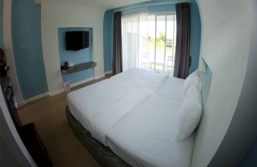 Chum Het Hotel | Lemon Resort
