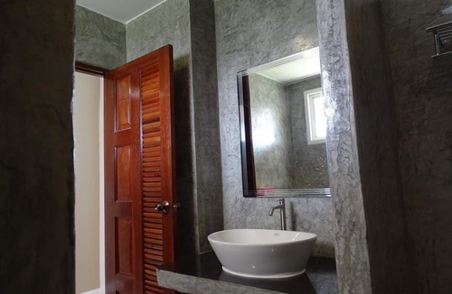 Chum Het Hotel | Lemon Resort