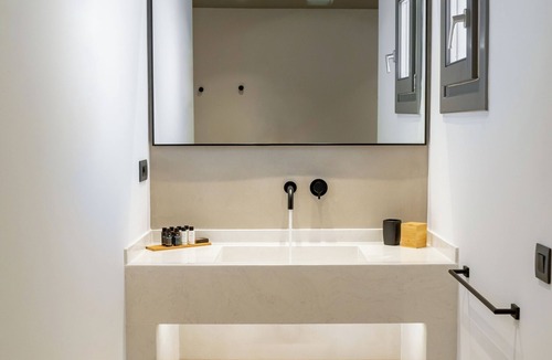 Fira House | Lemon Suites Santorini