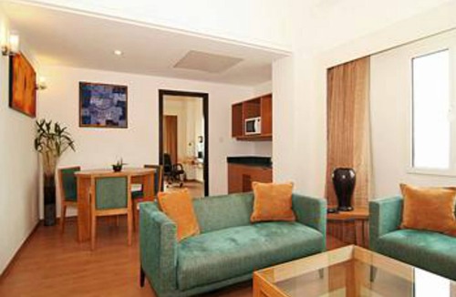 Kaushambi Hotel | Lemon Tree Hotel, East Delhi Mall, Kaushambi