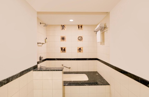 South Tukoganj Hotel | Lemon Tree Hotel, Indore