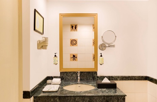 South Tukoganj Hotel | Lemon Tree Hotel, Indore