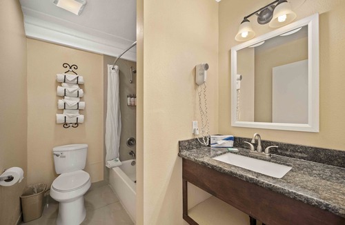 Northeast Anaheim Hotel | Lemon Tree Hotel & Suites Anaheim