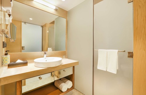 Viman Nagar Hotel | Lemon Tree Hotel Viman Nagar Pune