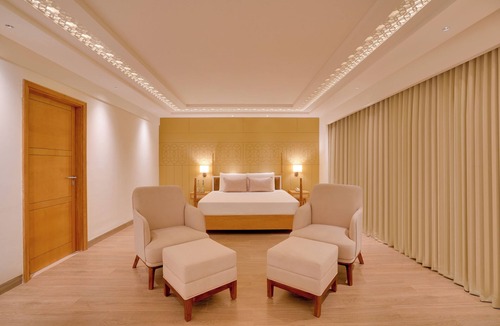 Thiruvananthapuram Hotel | Lemon Tree Premier Thiruvananthapuram