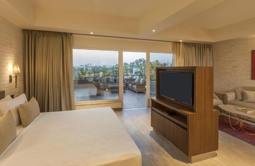 Central Pune Hotel | Lemon Tree Premier City Center Pune