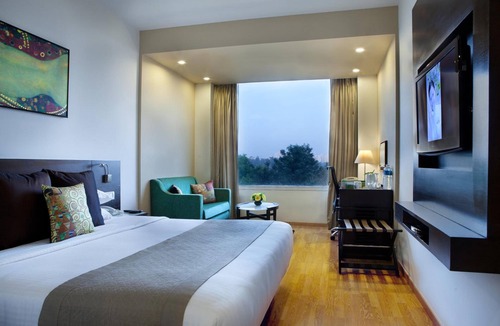Bengaluru Hotel | Lemon Tree Premier, Ulsoor Lake, Bengaluru
