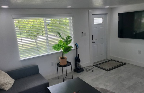 Pleasure Isles House | Lemon Tree Retreat - On a scenic canal with dock & direct Gulf access