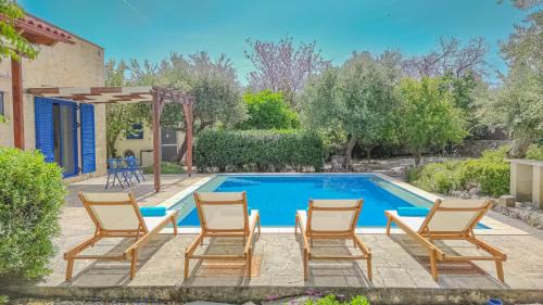 Fres Villa | Lemon Tree Villa with Private Pool and Starlink Internet