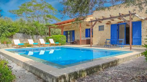 Fres Villa | Lemon Tree Villa with Private Pool and Starlink Internet