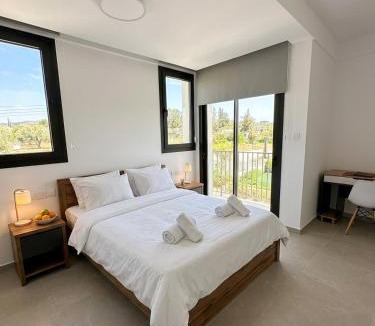 Anarvagos House | Lemonia Modern Maisonette Fresh 3-BDR Family