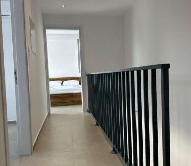 Anarvagos House | Lemonia Modern Maisonette Fresh 3-BDR Family