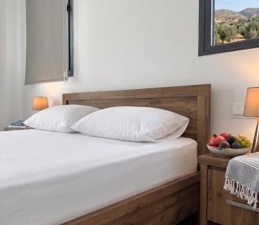 Anarvagos House | Lemonia Modern Maisonette Fresh 3-BDR Family
