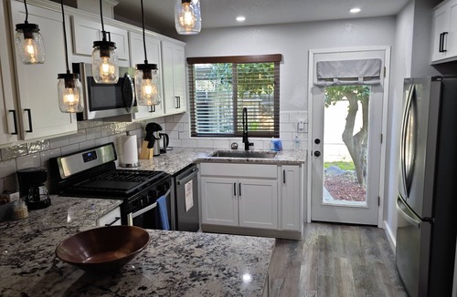 Davis House | Lemontree House: Chic Davis 3BR Gem near UC Davis