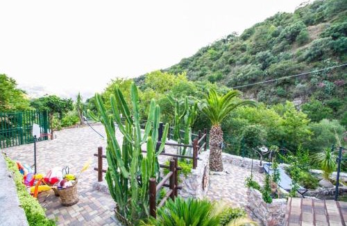Motta Camastra Cabin | lemuse Gole Alcantara