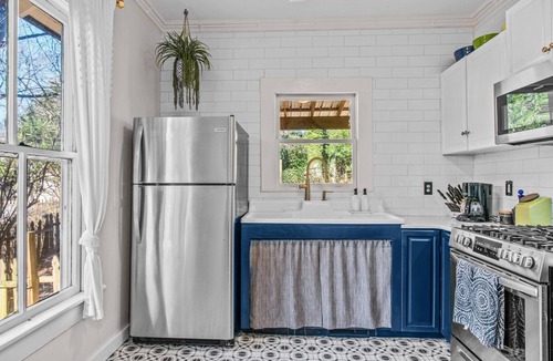 Athens Cottage | Lenoir Cottage