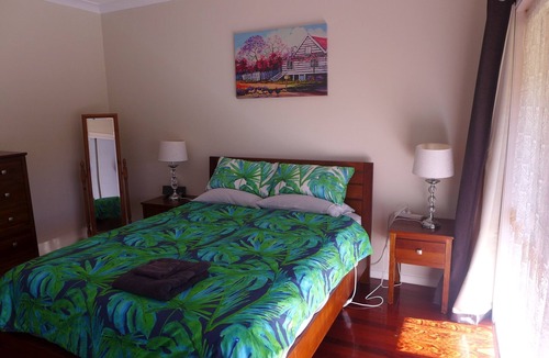 Mount George Cottage | Lenoroc - Rural Ambience with Netflix. nStay on working farm 14 minute from town