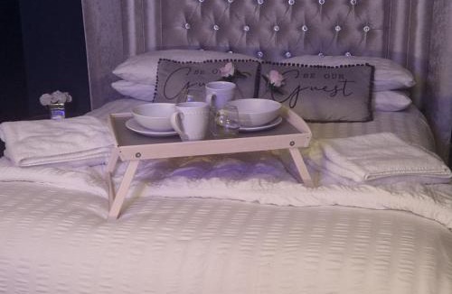 Hapsford House | Lenox Bed and Breakfast