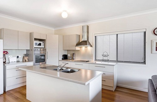 Fingal Bay House | Lentara Breeze 84 Lentara Street prestige holiday living