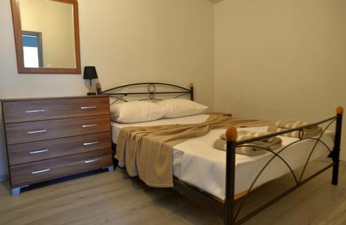 Ireon Apartment | Leo Di Mare