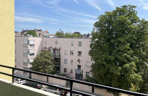 Bahnhofs- und Bismarckviertel Apartment | Leo Flat