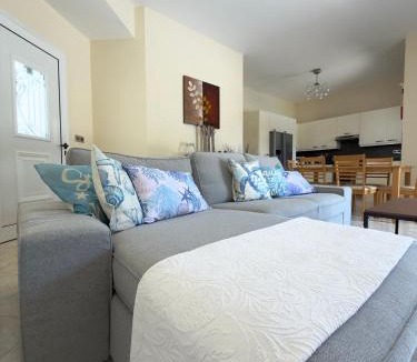 Peyia Town Villa | Leo's Paradise Villa Family Home Away From Home with Large Pool