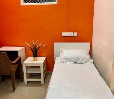 Koramangala Hotel | Leo Stays