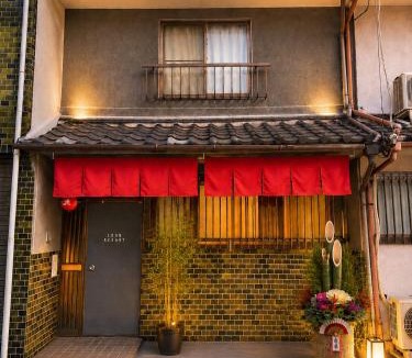 Taisho-ku Apartment | LEON RESORT HOTEL Max 13 people,5min walk Taisho Station,6 min from Shinsaibashi,9 min from Namba Dotonbori,14 min from Universal Studios Japan,Excellent location, entire detached house for private 最大13名 京セラドーム 梅田 難波 USJ 大阪観光