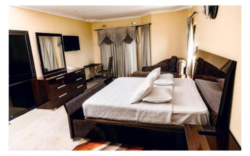 Choma Hotel | Leon's Hotel