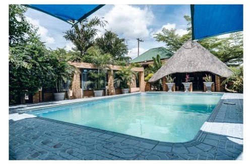 Choma Hotel | Leon's Hotel