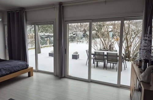 Bievres Apartment | Leonard's