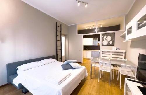 Sesto Calende Apartment | Leonardo Academy a 2': ampio trilocale in centro